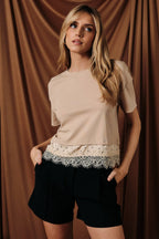 CROPPED BOXY TEE W CONTRAST POLKA DOT SATIN & LACE HEM