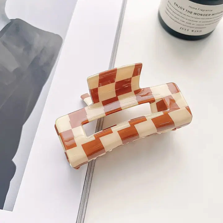 Checkerboard Hair Claw – Coffee