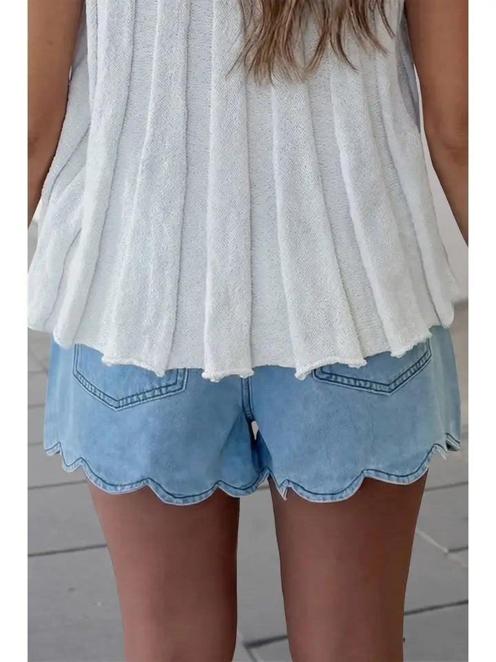 Scalloped Trim Pockets Denim Shorts
