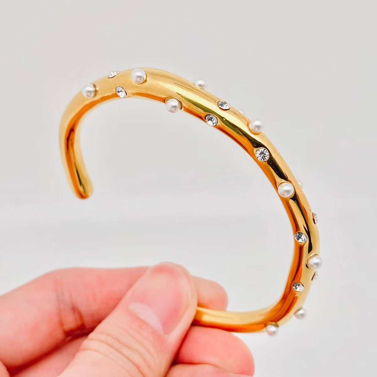 Zircon Pearl Bangle