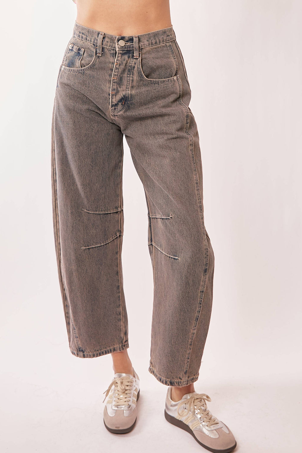 Patch Pocket Wide Leg Barrel Jeans
