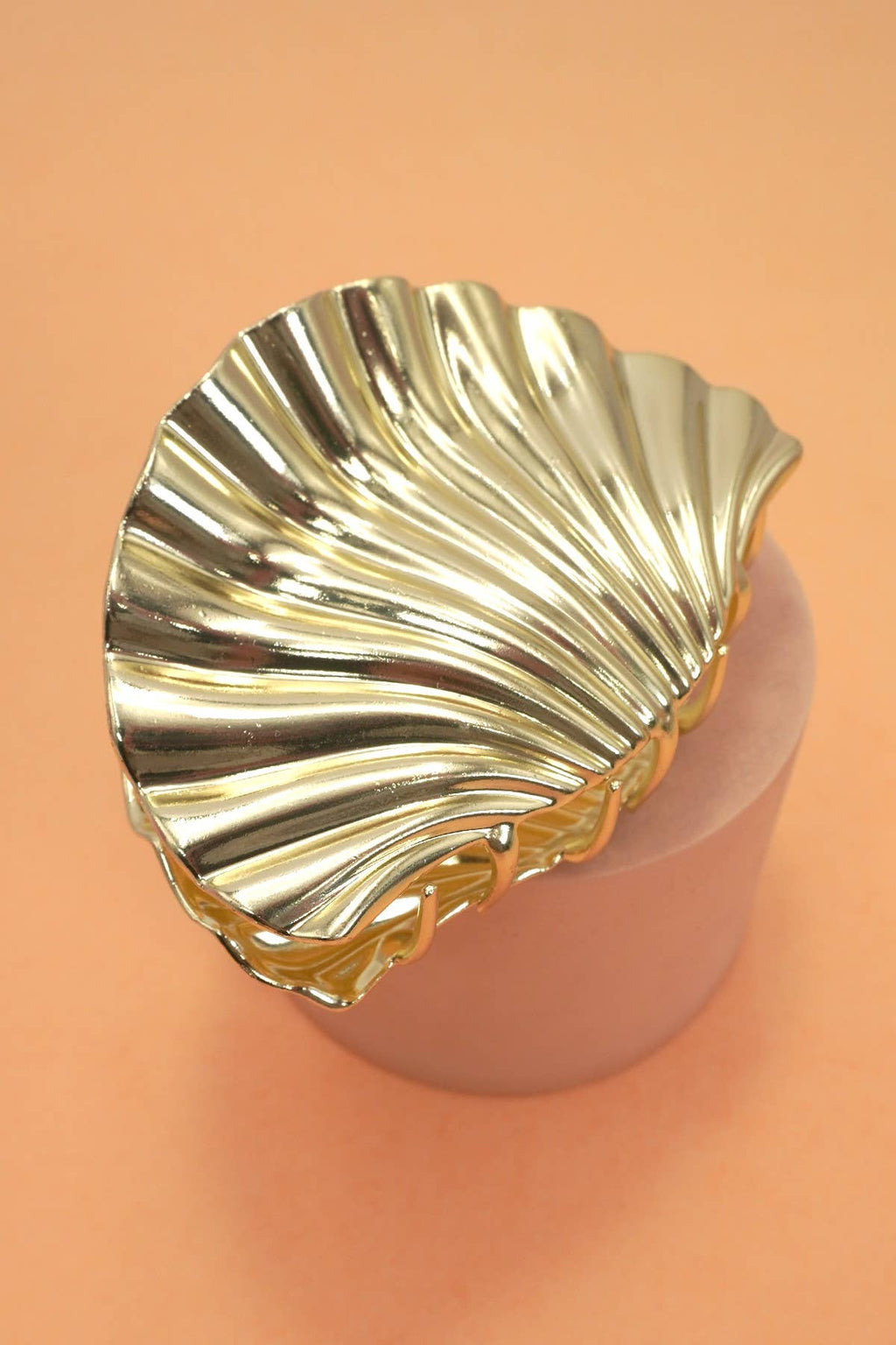Golden Seashell Claw