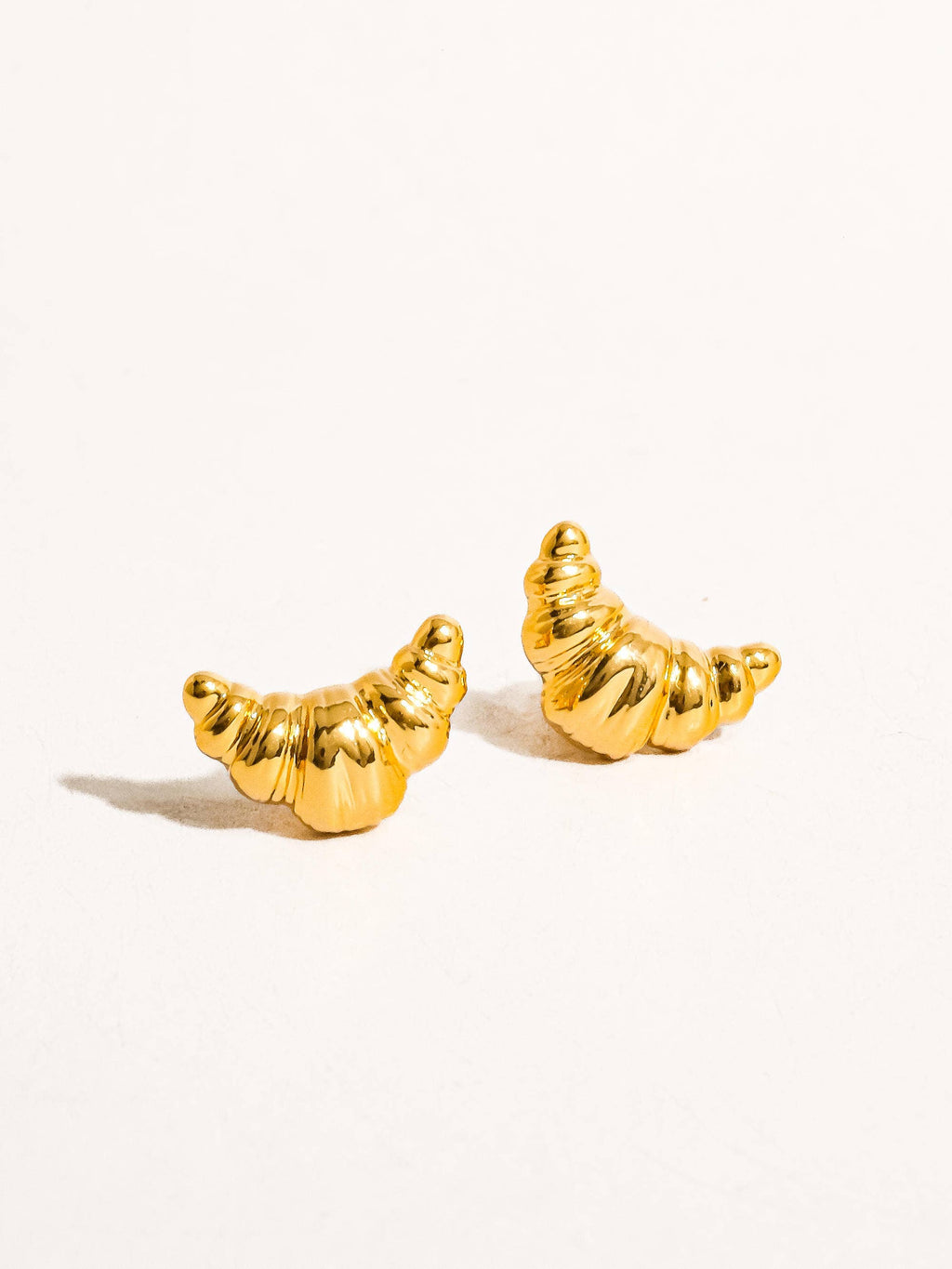 Gaëlle 18K Gold Petite Croissant Stud: Yellow Gold