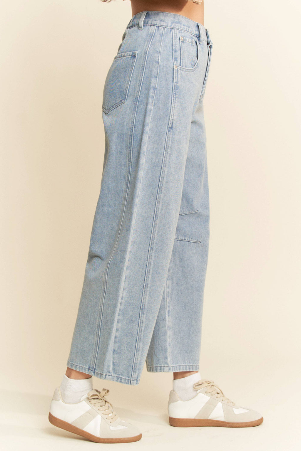 Patch Pocket Wide Leg Barrel Jeans