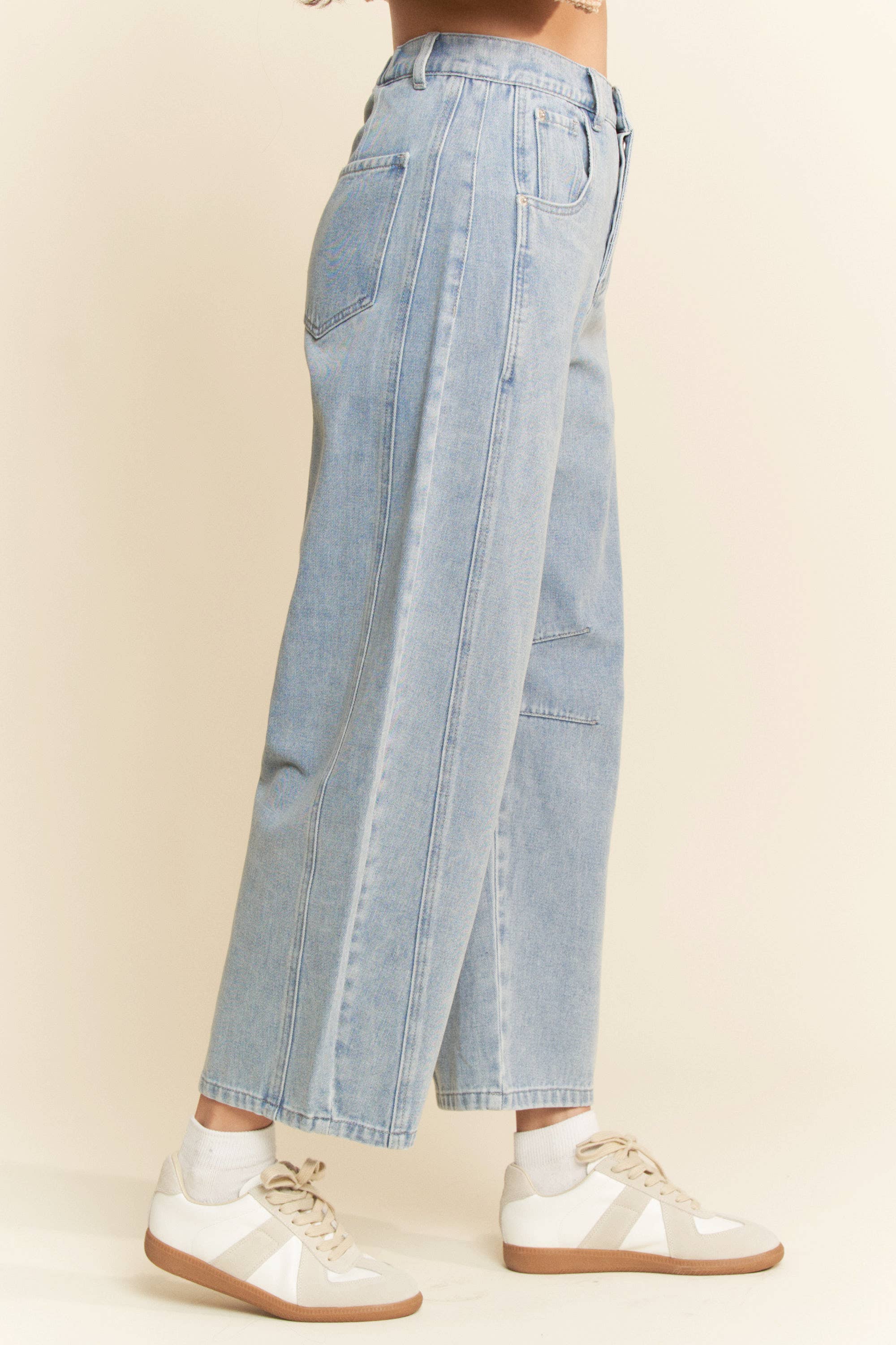 Patch Pocket Wide Leg Barrel Jeans