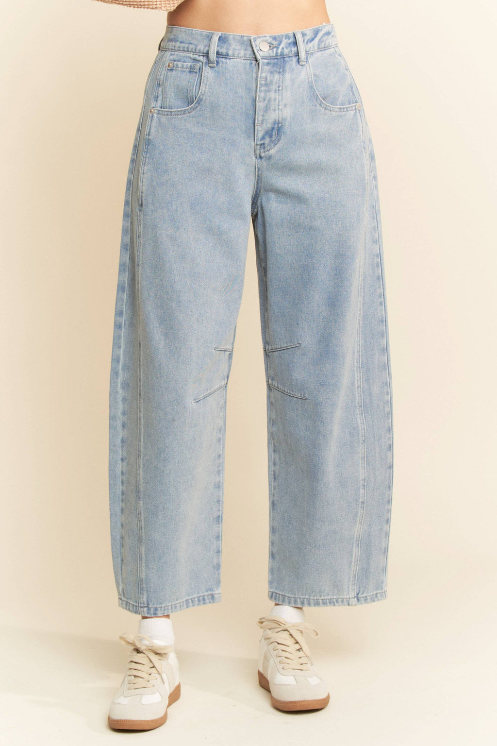 Patch Pocket Wide Leg Barrel Jeans