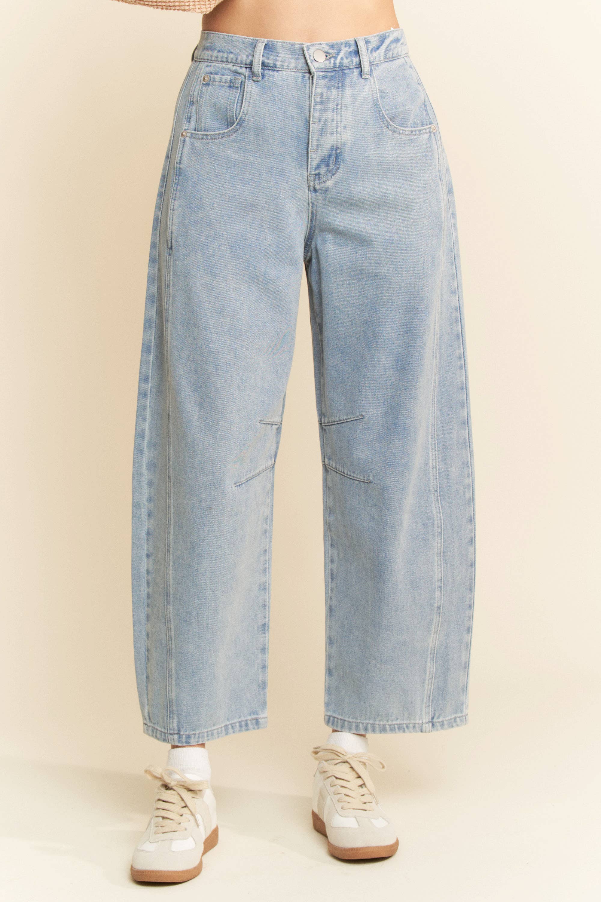 Patch Pocket Wide Leg Barrel Jeans