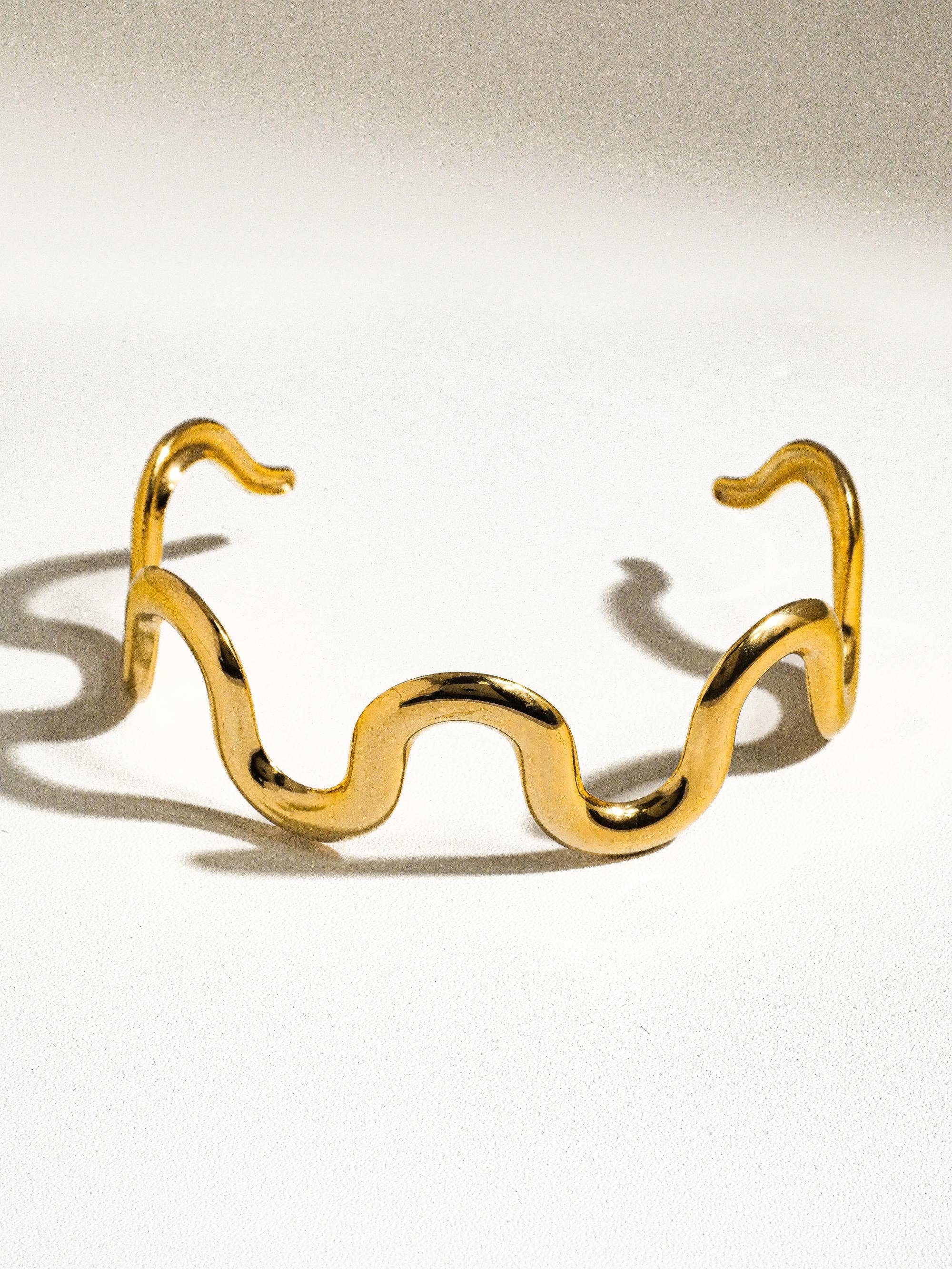 Félix Gold Non-Tarnish Wavy Bracelet