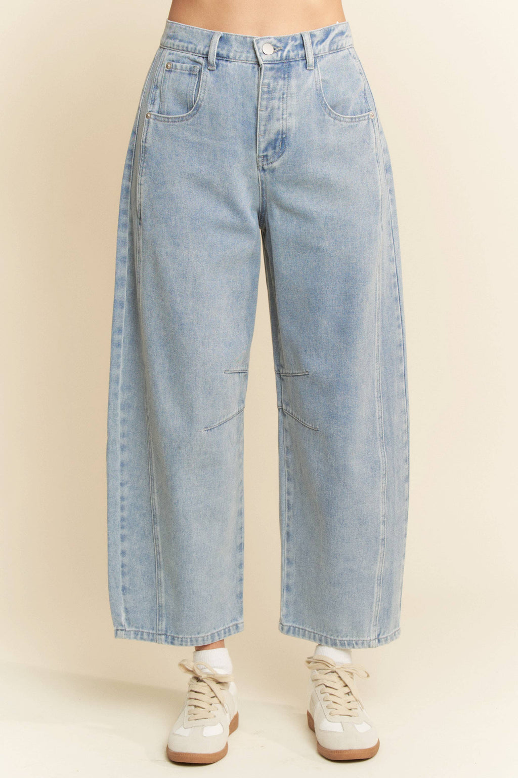 Patch Pocket Wide Leg Barrel Jeans