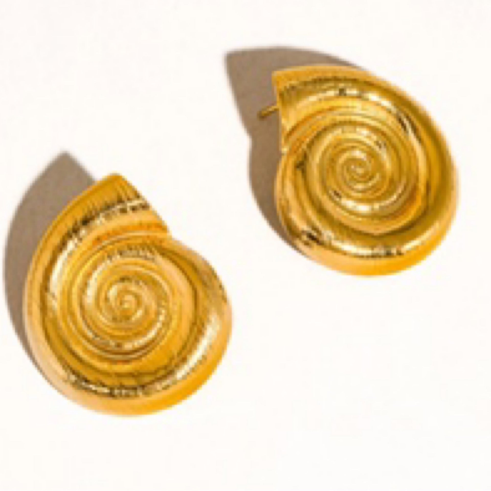 Coraline Non-Tarnish Shell Stud