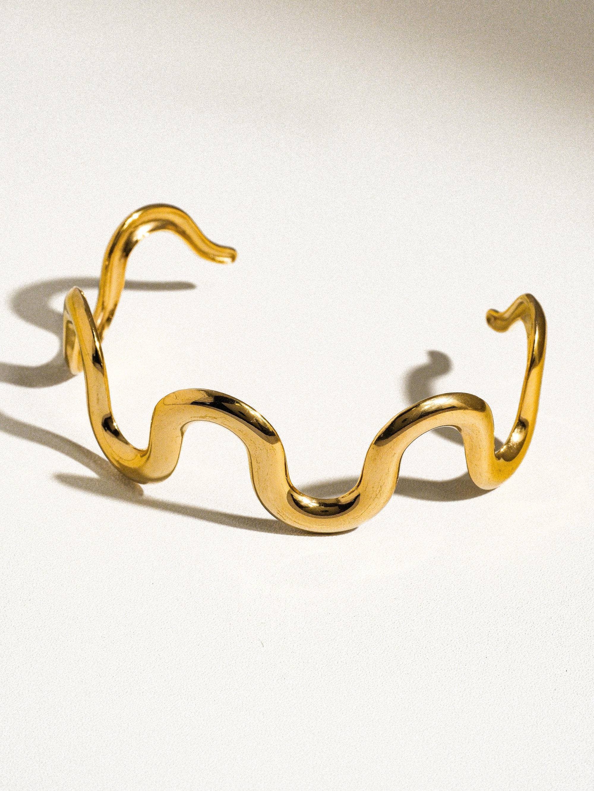 Félix Gold Non-Tarnish Wavy Bracelet