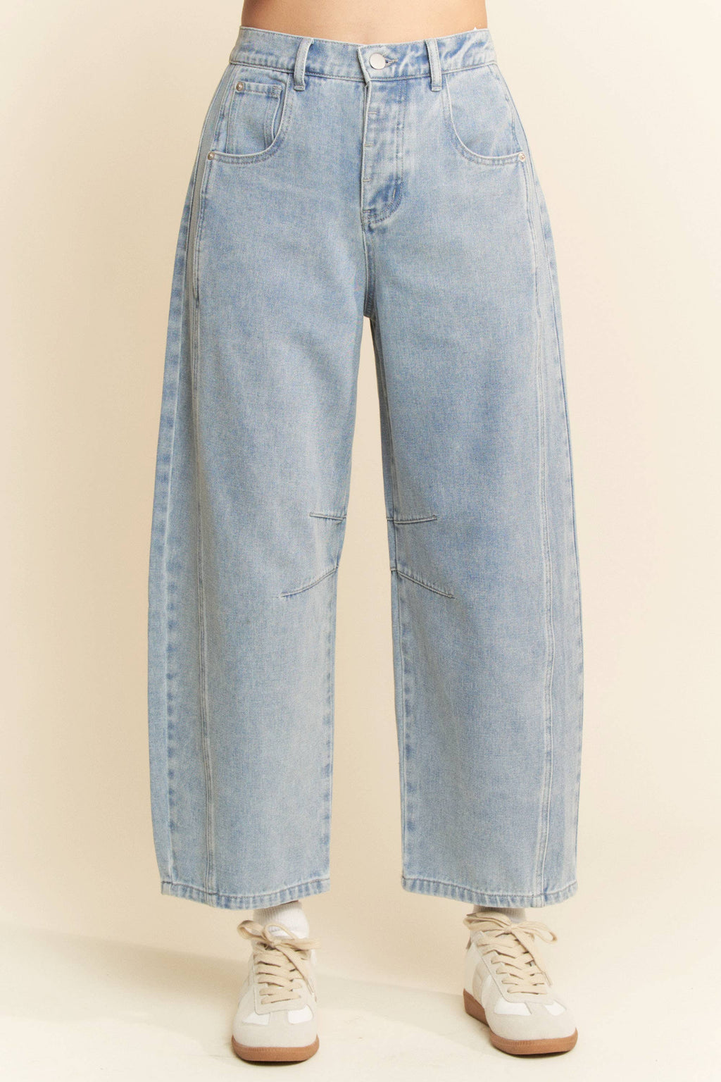 Patch Pocket Wide Leg Barrel Jeans