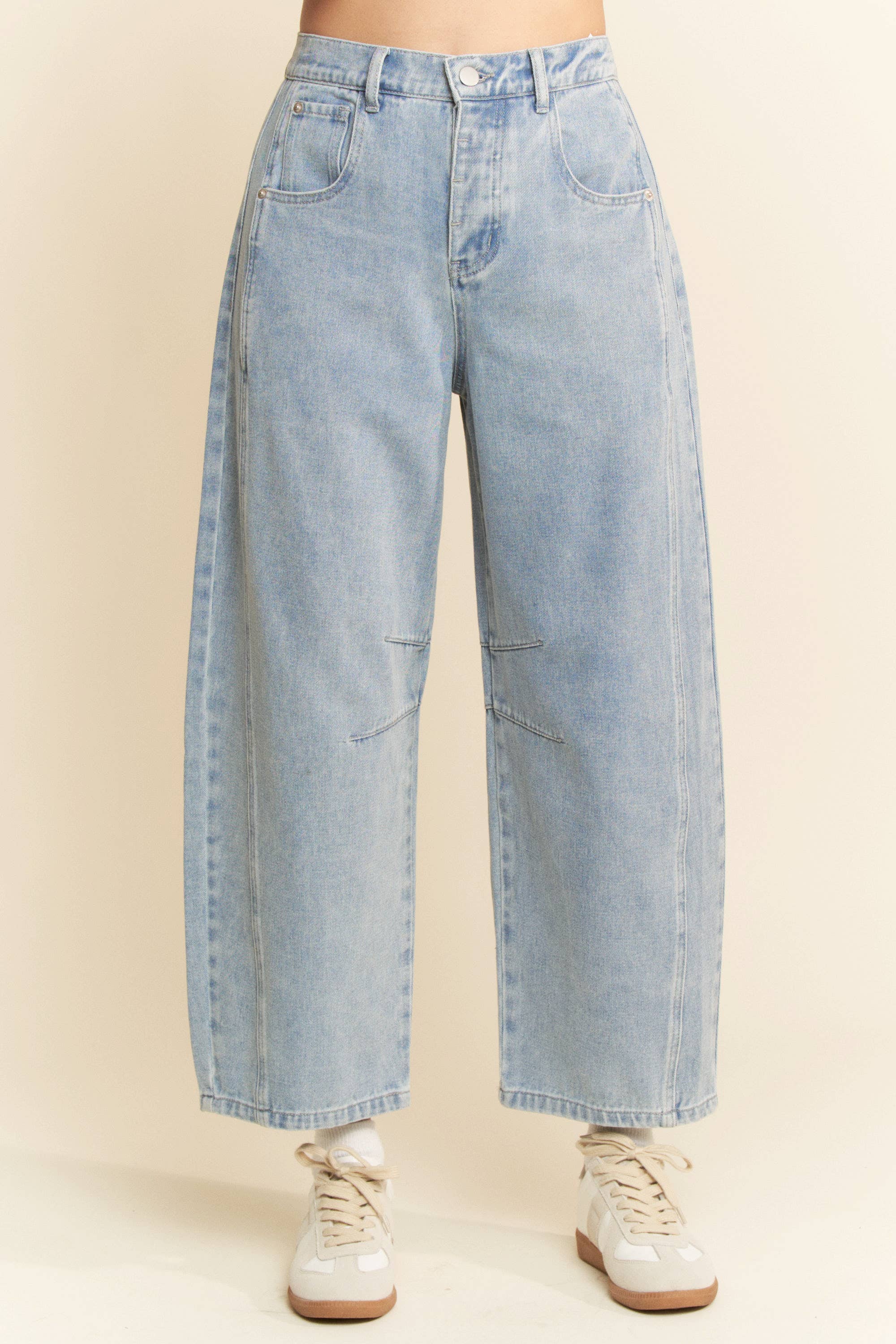 Patch Pocket Wide Leg Barrel Jeans