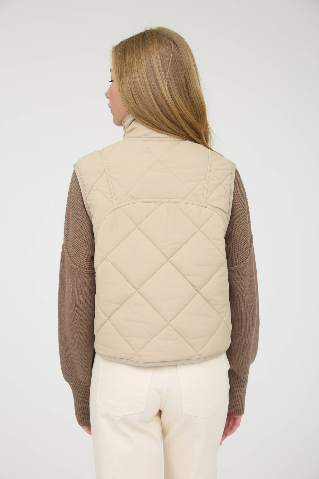 QUILTED PUFFER VEST: MOCHA