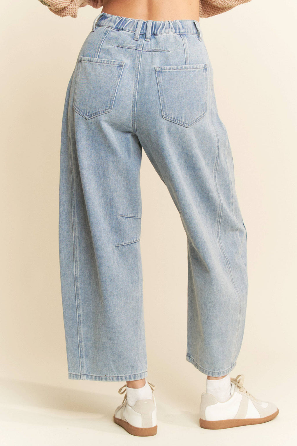 Patch Pocket Wide Leg Barrel Jeans