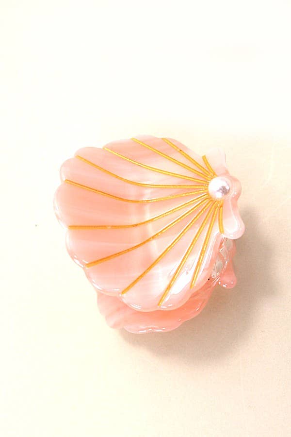 Breezy Seashell Claw Clip