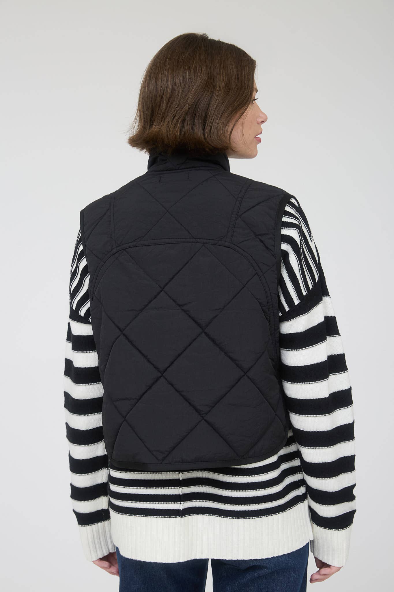 QUILTED PUFFER VEST: MOCHA