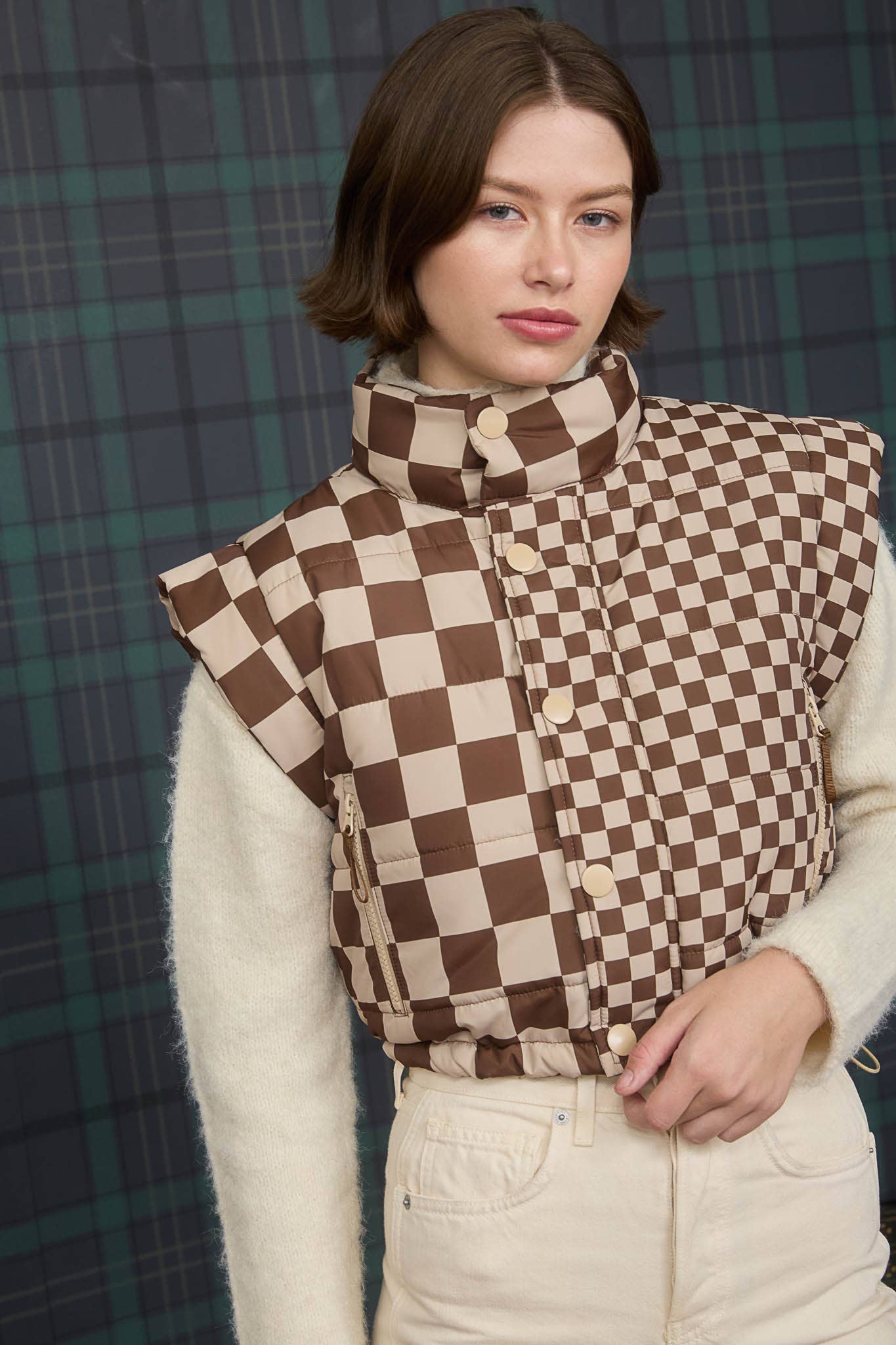 CHECKERED CROPPED PUFFER VEST: KHAKI