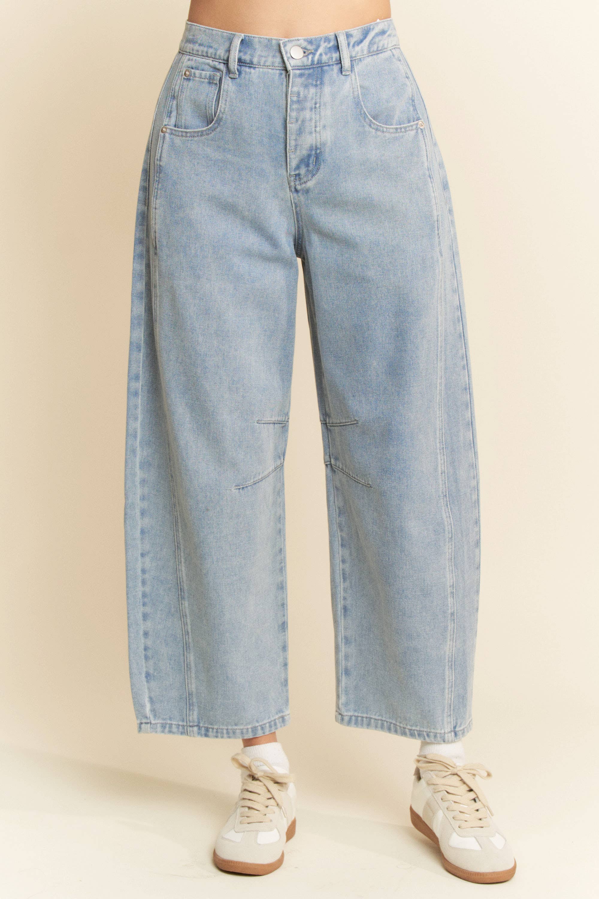 Patch Pocket Wide Leg Barrel Jeans