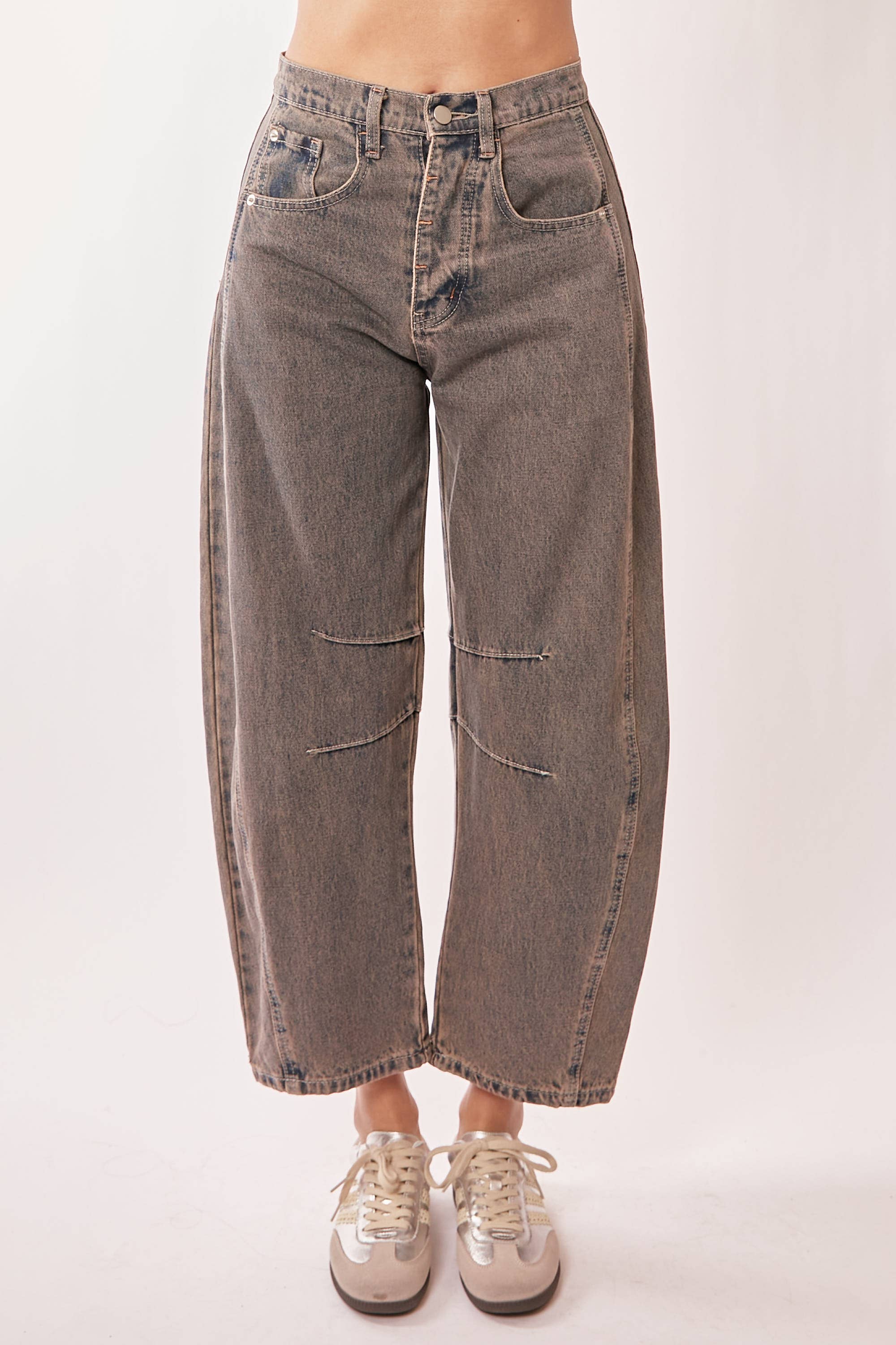 Patch Pocket Wide Leg Barrel Jeans