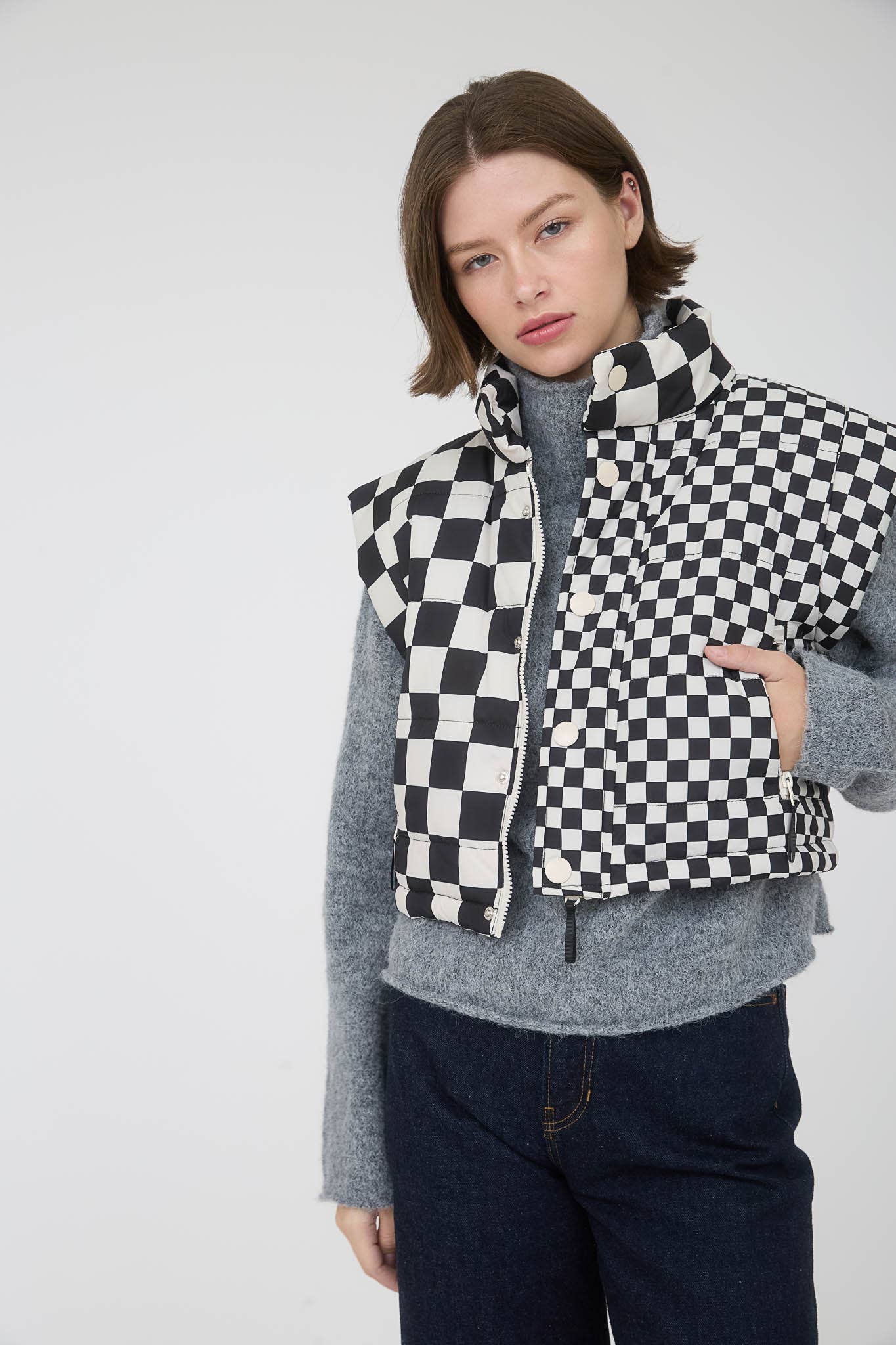 CHECKERED CROPPED PUFFER VEST: KHAKI